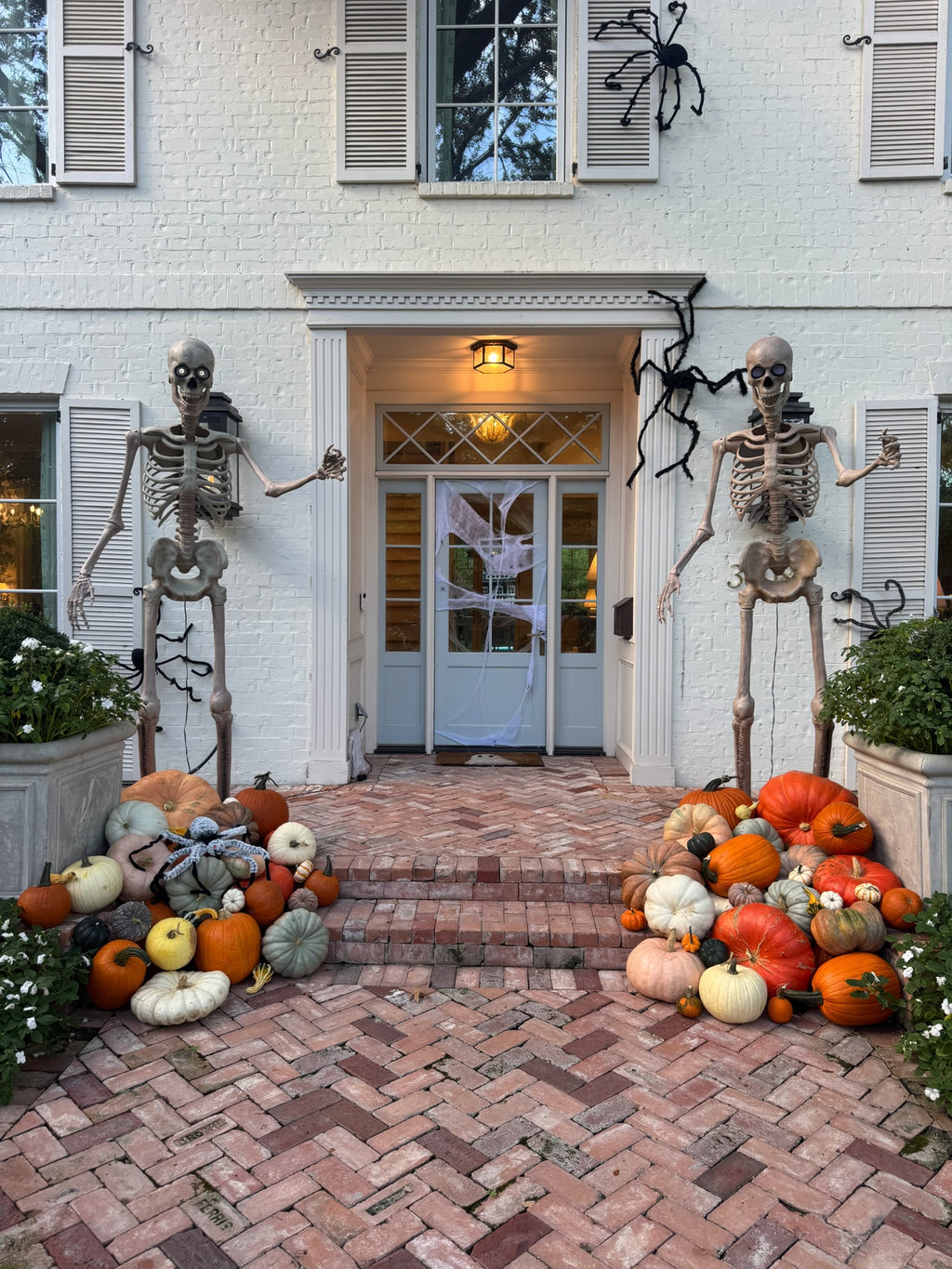Package A – Premium Porch Pumpkin Display