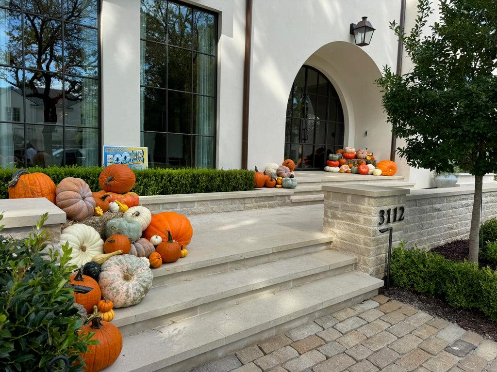Package A – Premium Porch Pumpkin Display
